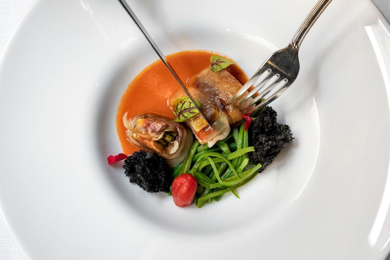 Baglioni Hotel Regina - The Leading Hotels Of The World Rome Exterior photo A plate of food