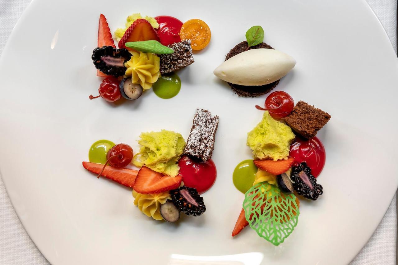 Baglioni Hotel Regina - The Leading Hotels Of The World Rome Exterior photo A dessert prepared by the Culinary Institute of New Orleans