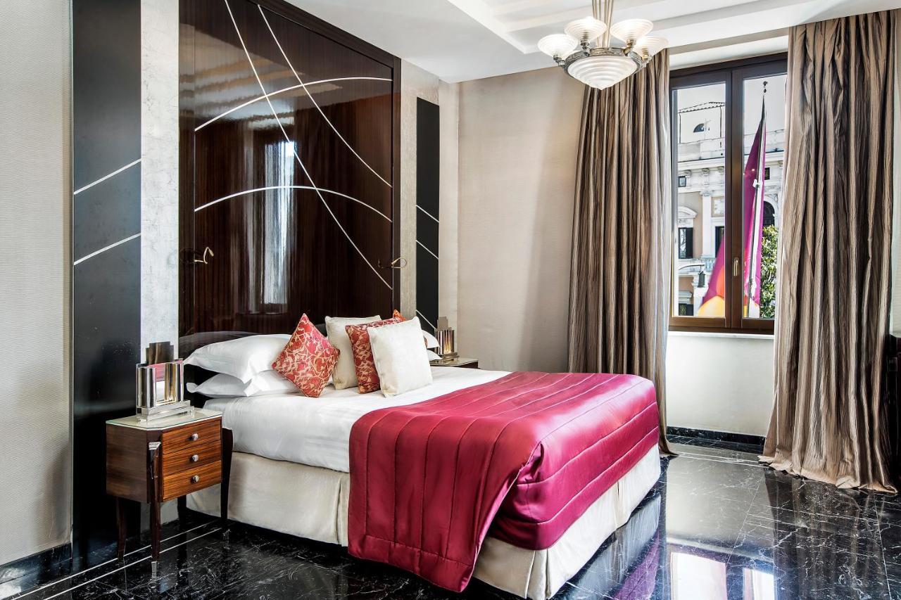 Baglioni Hotel Regina - The Leading Hotels Of The World Rome Exterior photo A room at the hotel