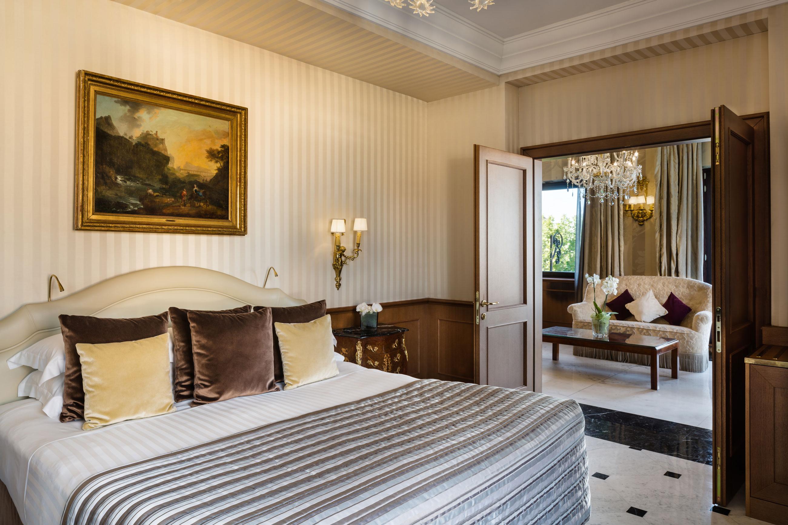 Baglioni Hotel Regina - The Leading Hotels Of The World Rome Exterior photo Suite